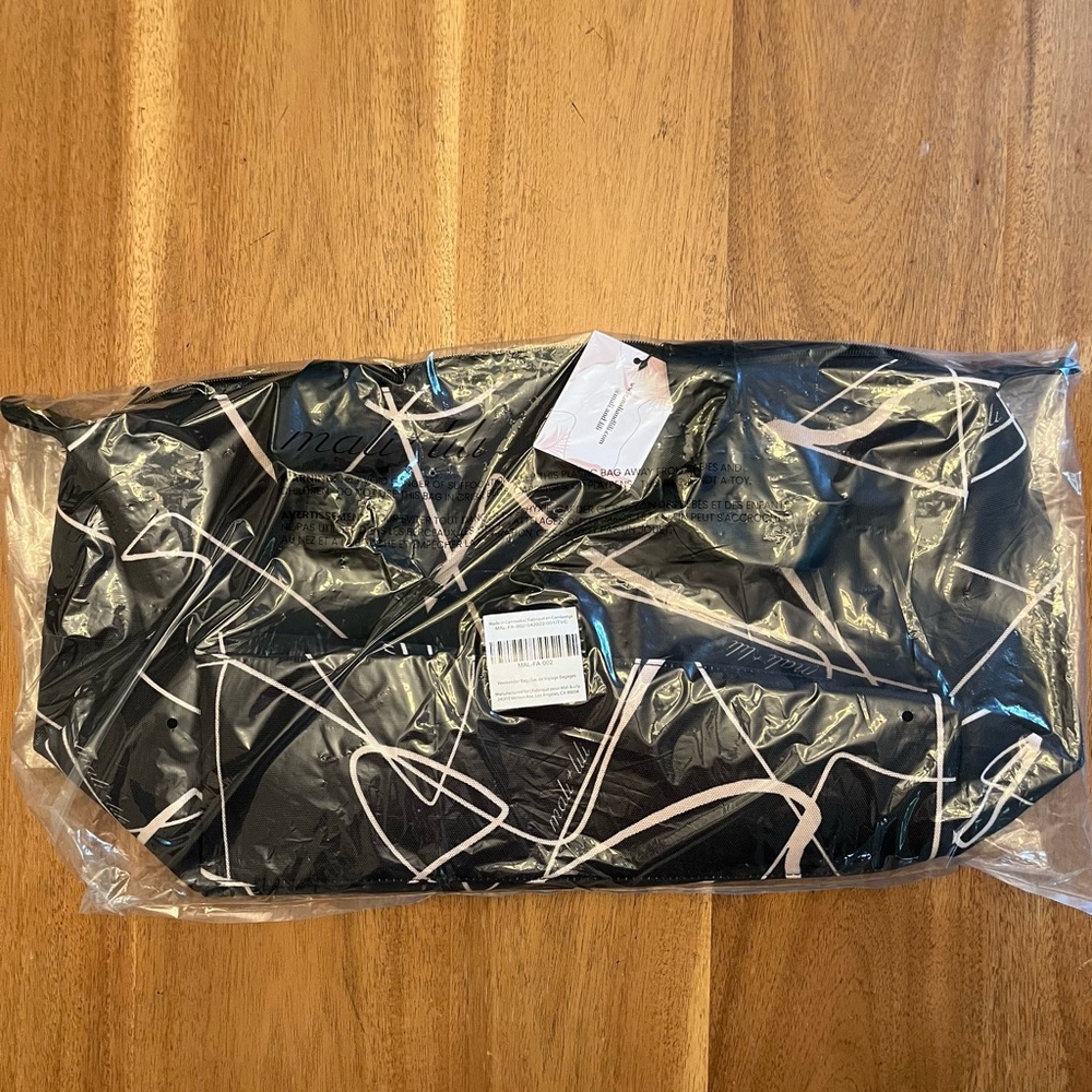 Mali + Lili Weekender Bag - Picture 6 of 6